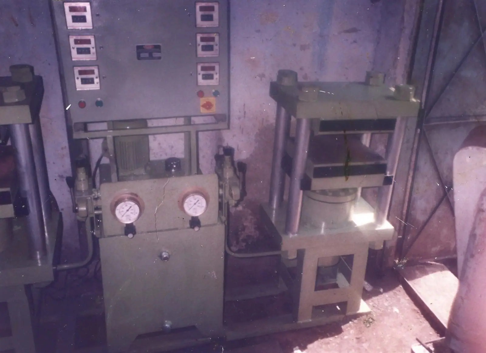 Early VIKAS hydraulic presses with temperature controllers
